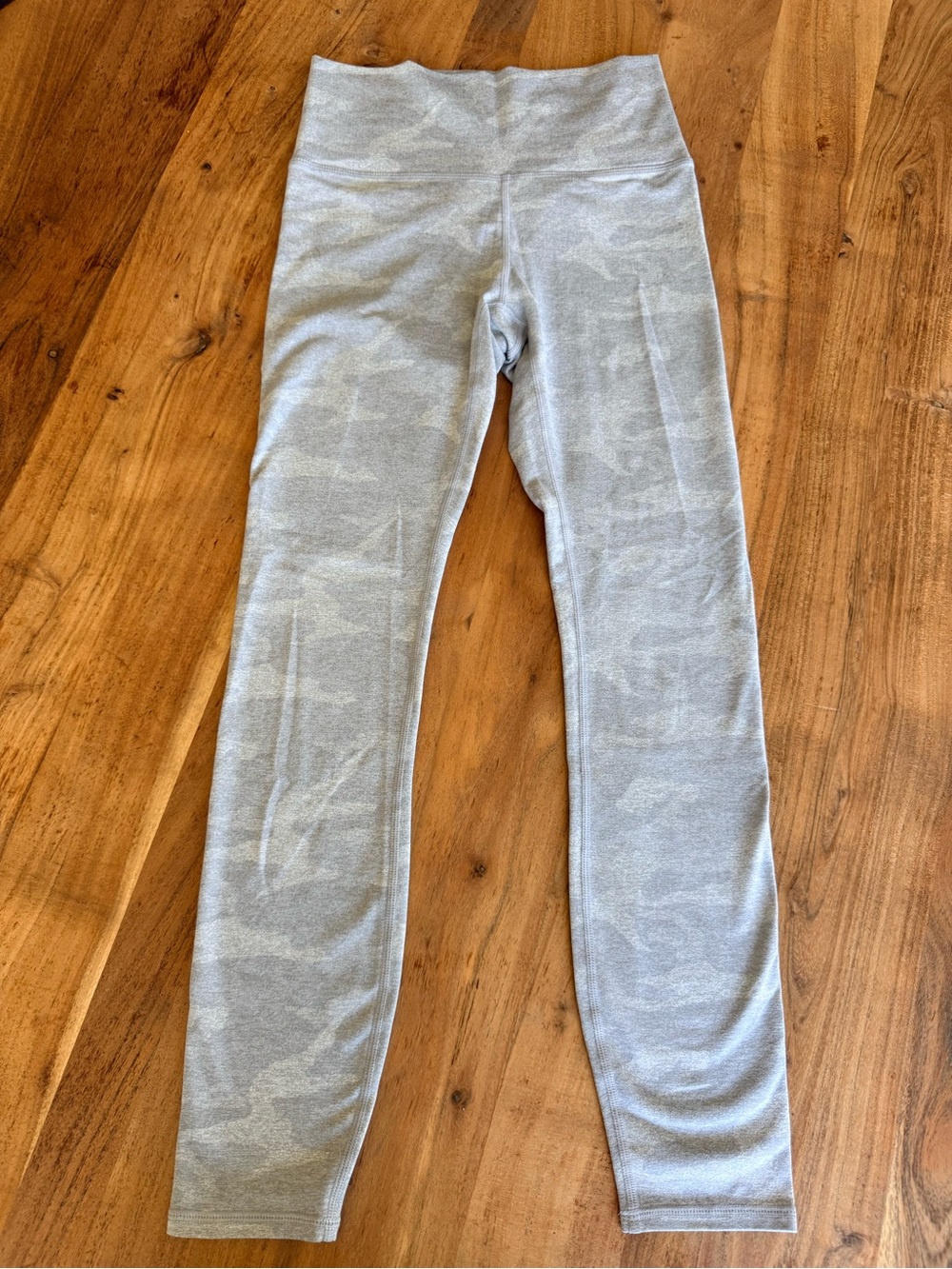 Vuori Clean Elevation Pale Camo High-Waist Leggings size XS